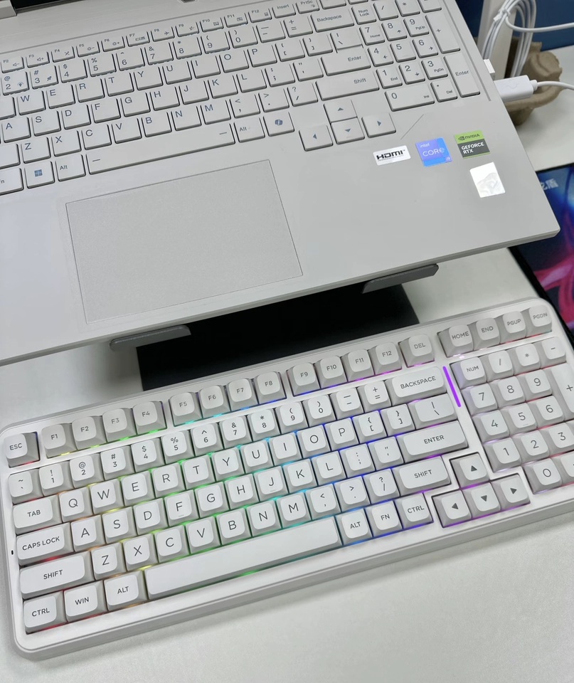 Gaming Keyboard Mechanical - Teclado Mecânico Personalizável MCHOSE K99 V3,